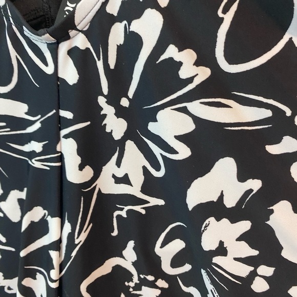NWT Hurley size large floral tropical one piece swimsuit tummy control stretch - Picture 6 of 8